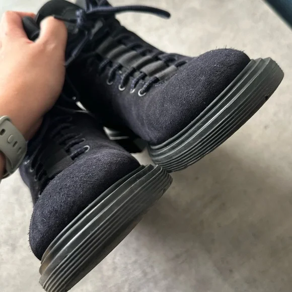 Hugo Boots - Picture 5 of 10